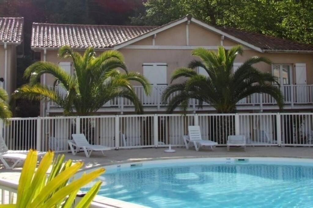 T3 En Duplex Avec Grande Piscine Apartment Anglet Bagian luar foto